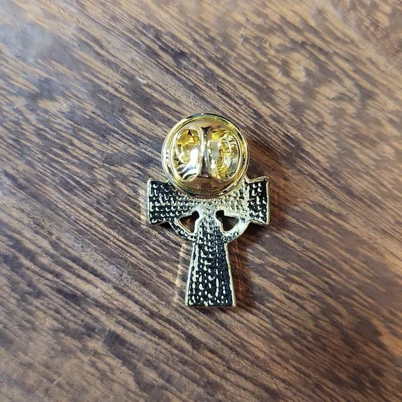 Gold Tone Cross Lapel Pin - Picture 4 of 7
